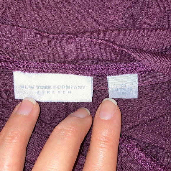 🍀 NWOT NY&C V-neck Dark Purple  XS - Picture 7 of 8